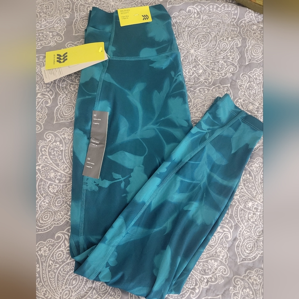 All in Motion women's size medium high rise legging. NWT